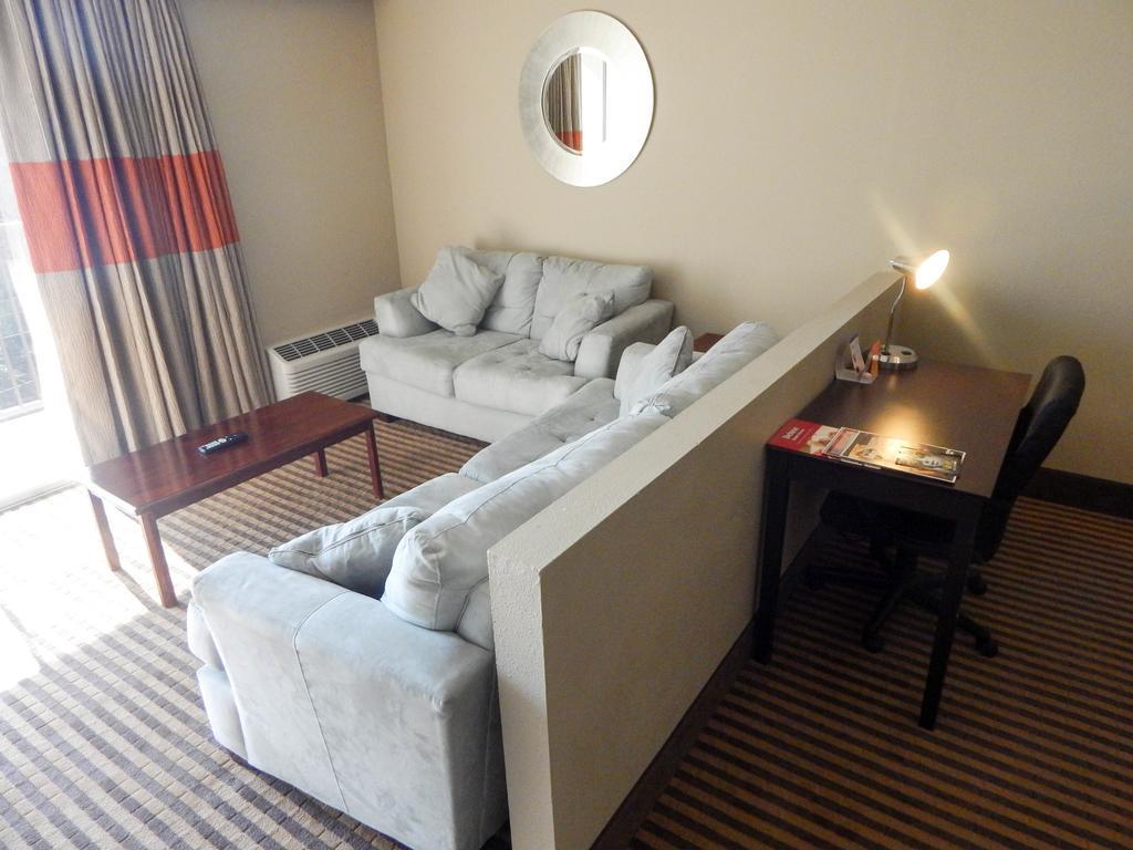 Family King Suite Non-Smoking