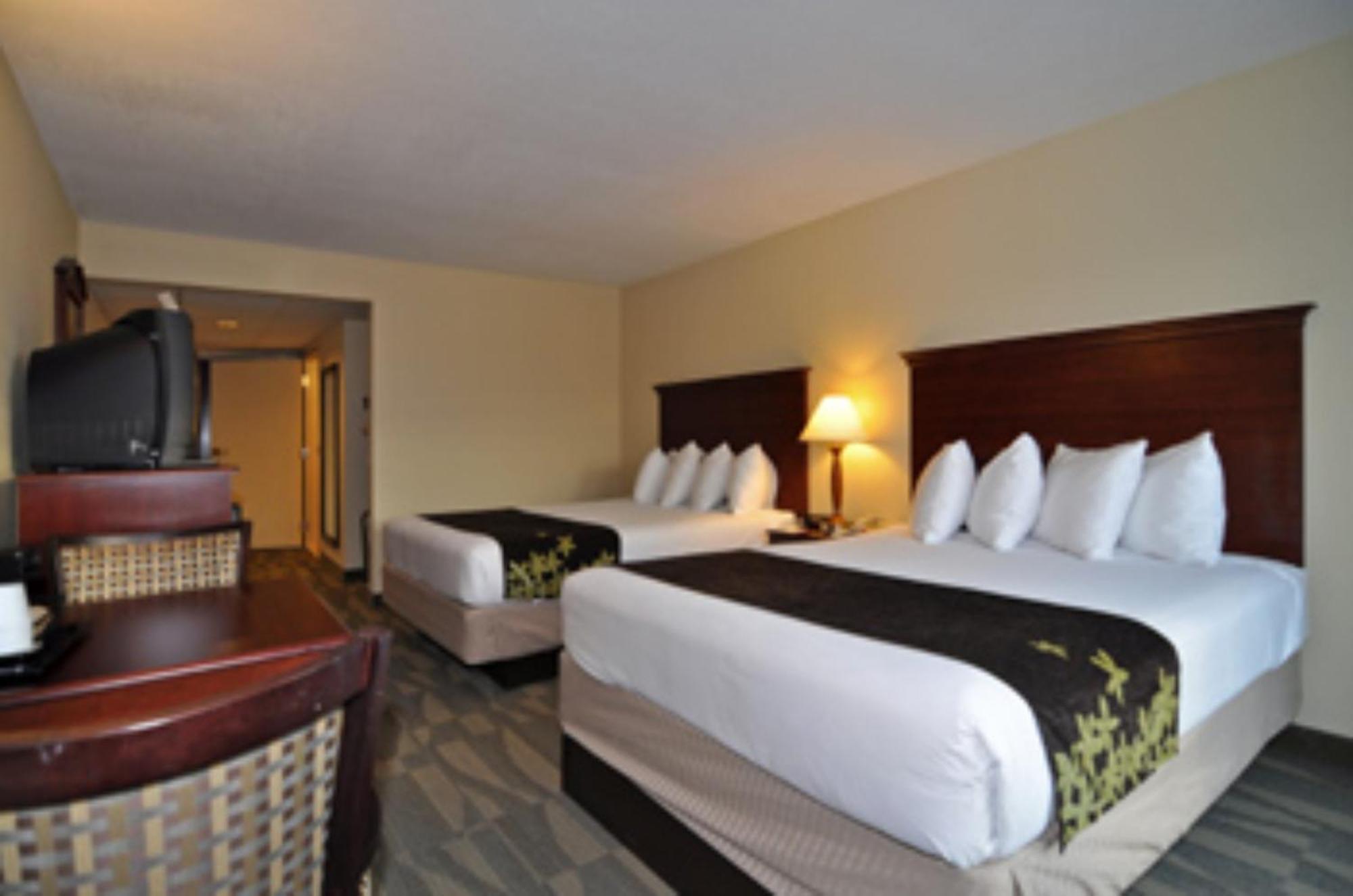 Queen Room Two Queen Beds Non-Smoking