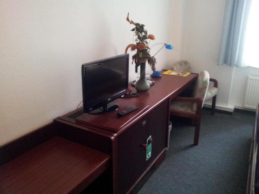 Single Room,19850791:JPEG