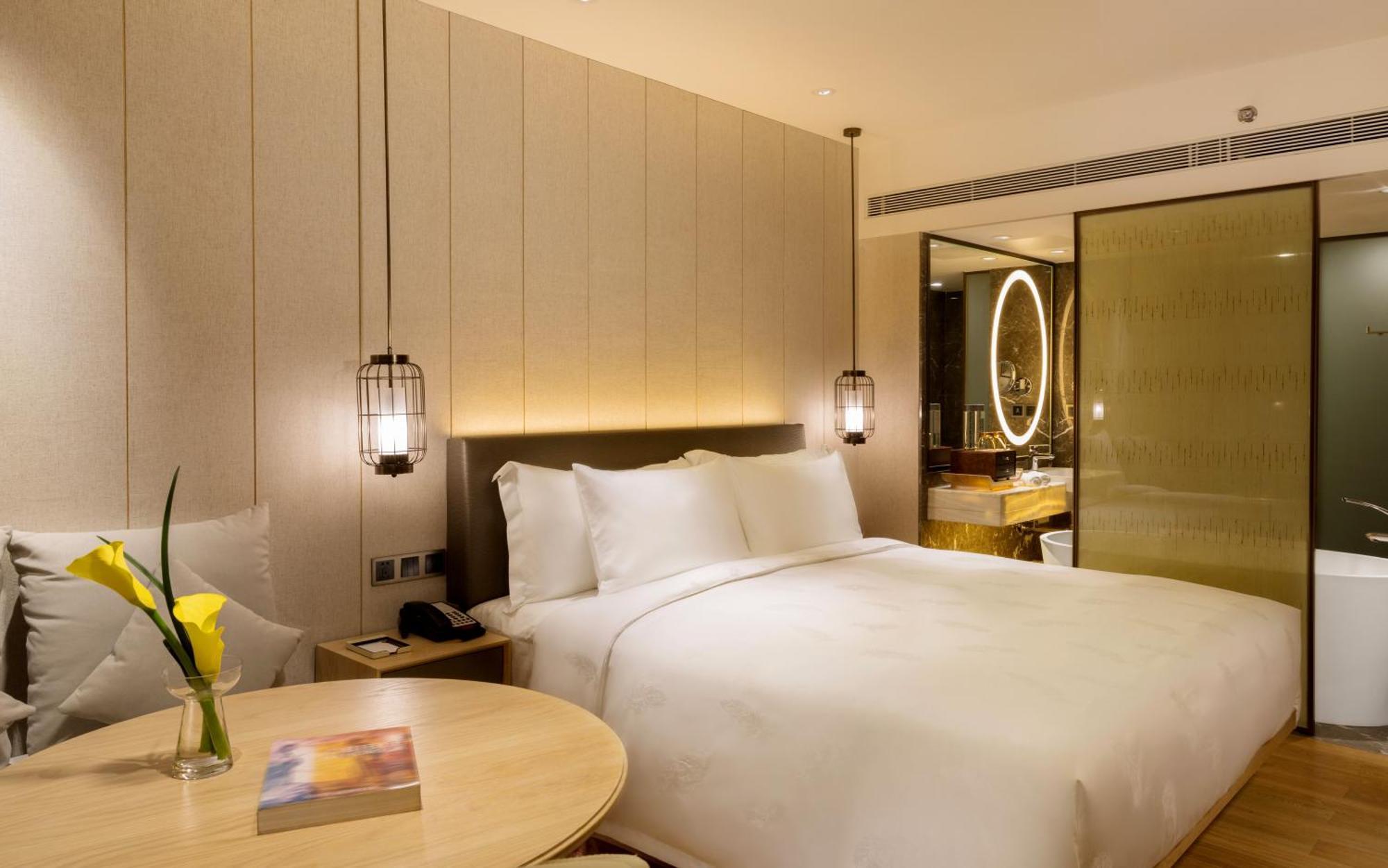 Premier King Room