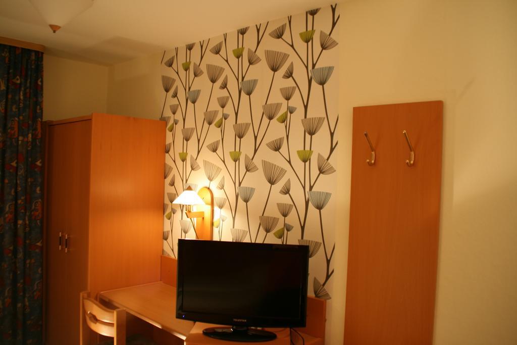 Single Room Bathroom