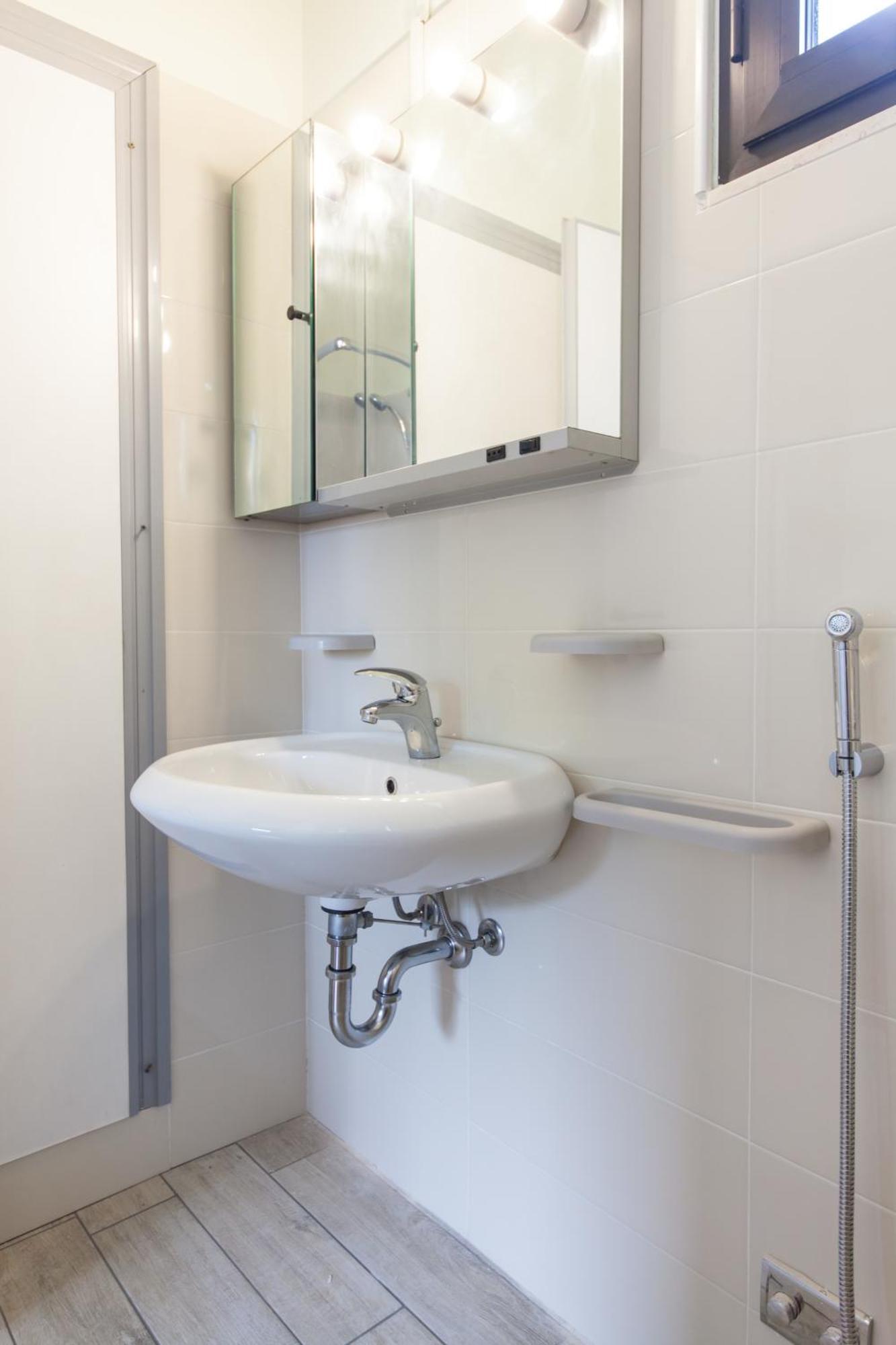 Camera Matrimoniale/Doppia con Letti Singoli con Bagno Privato