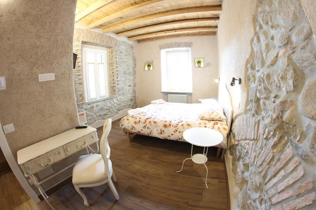 Double or Twin Room Bathroom