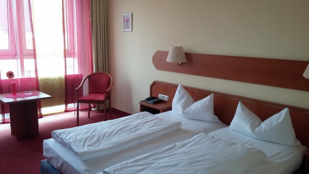 Standard Double Room,203280913:JPEG