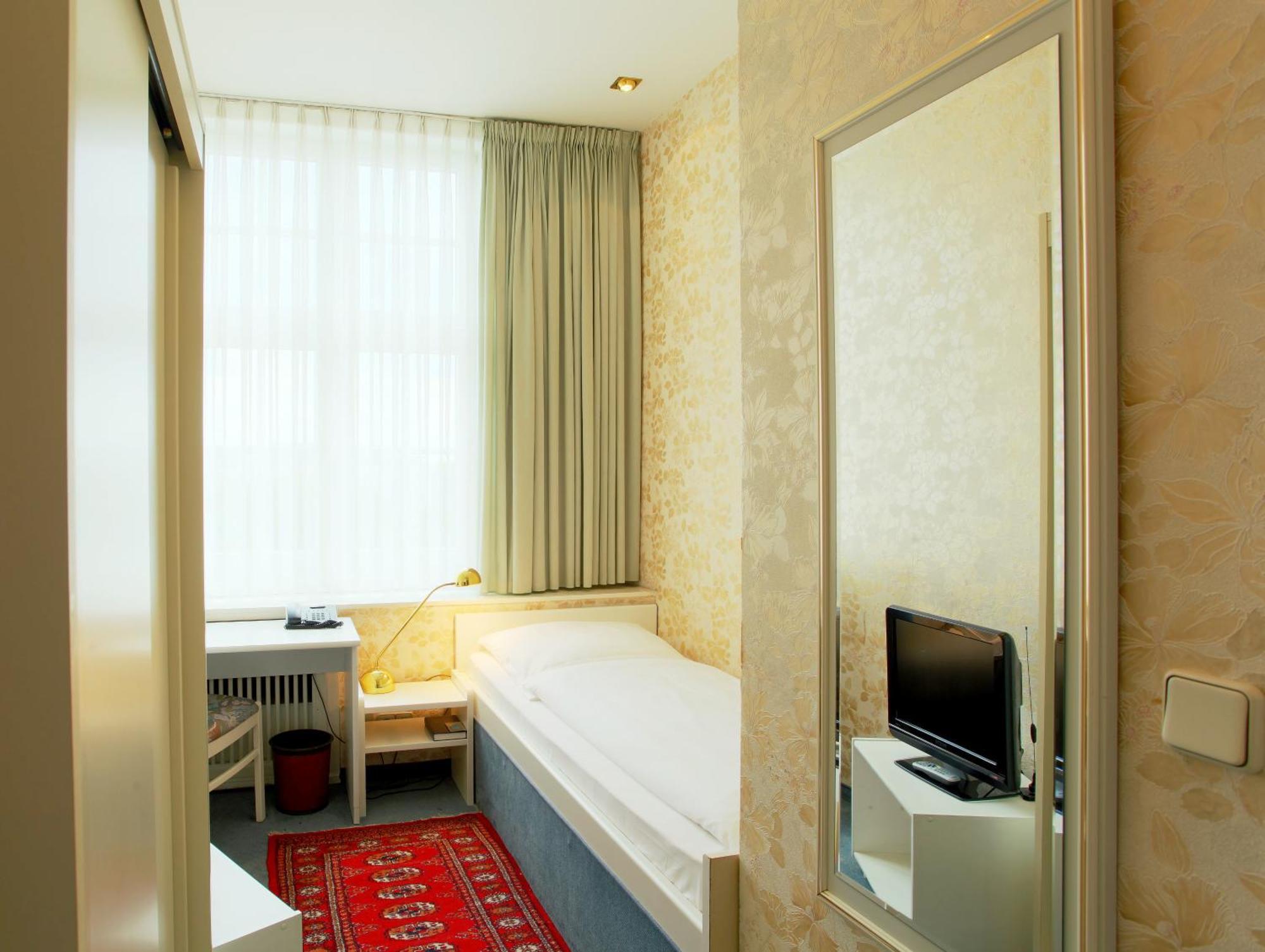 Economy Single Room