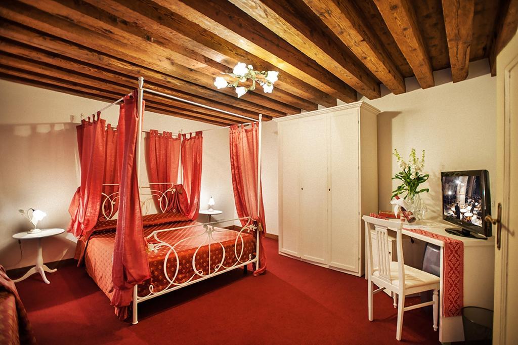 Junior Suite Canal View
