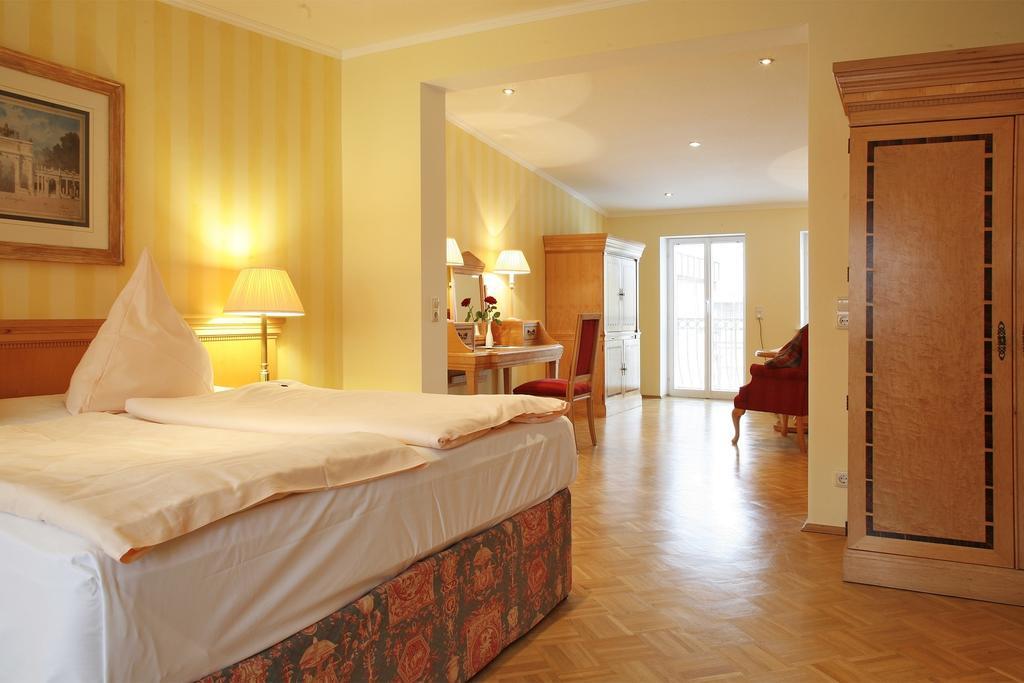 One-Bedroom Suite,560388891:JPEG