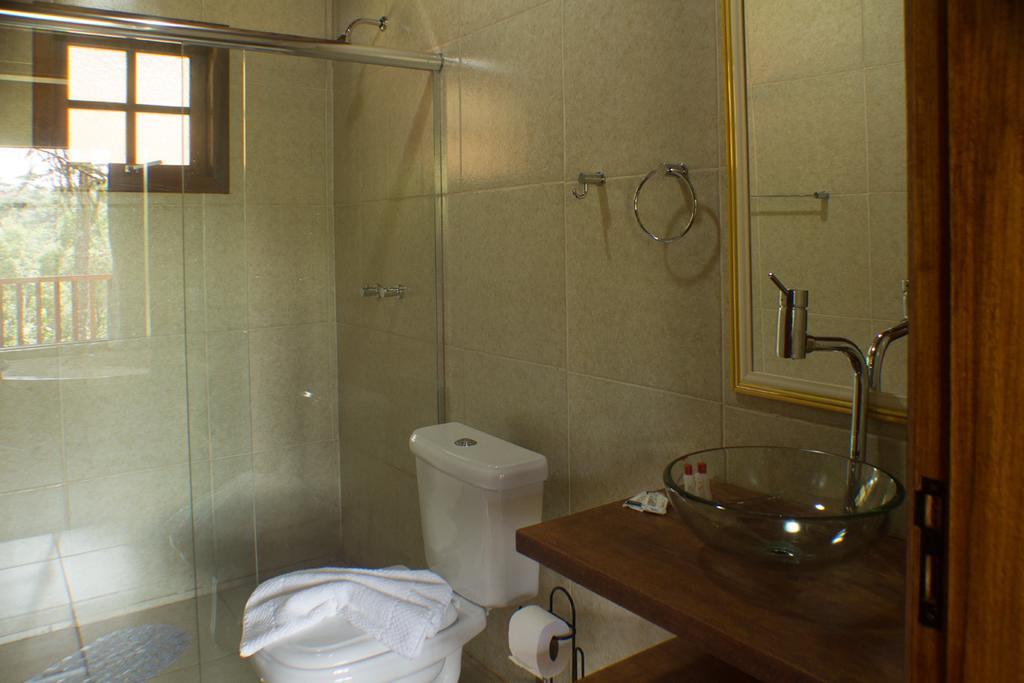 Deluxe Chalet Bath Fireplace