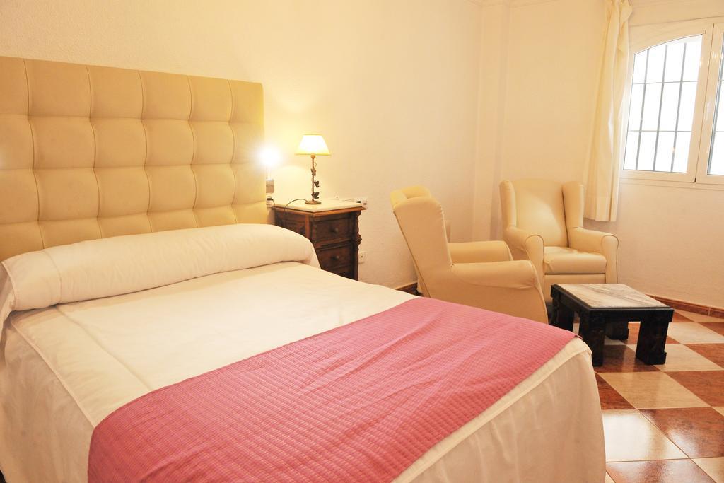 Deluxe Double Room,208270273:JPEG