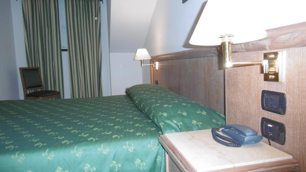 Deluxe Double or Twin Room Sea View