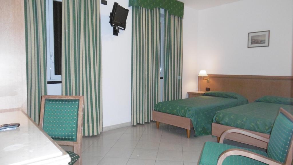 Classic Quadruple Room,210484703:JPEG