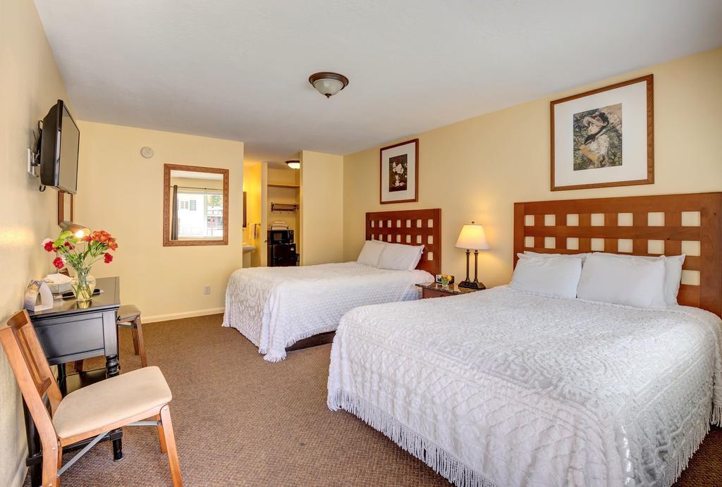 Superior Queen Room with Two Queen Beds
