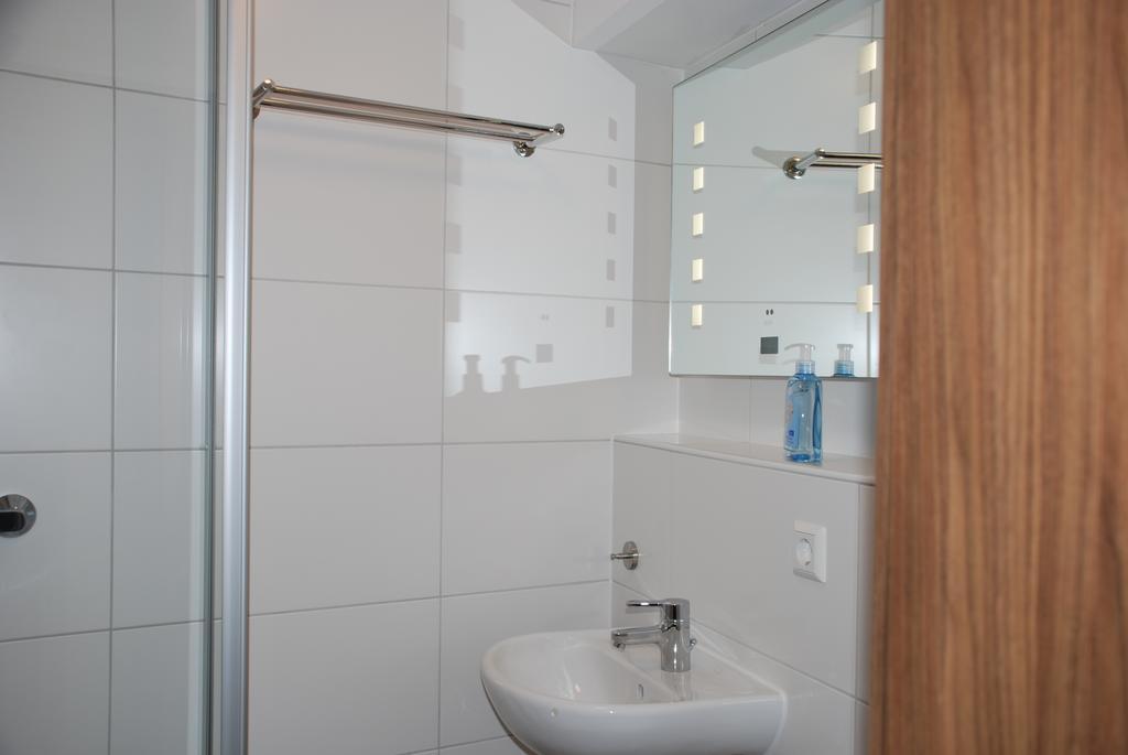 Single Room Bathroom