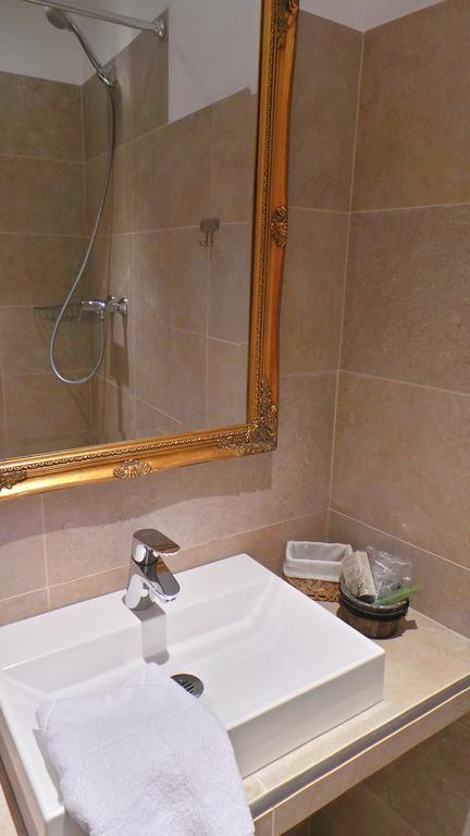 Chambre Double Confort avec Patio