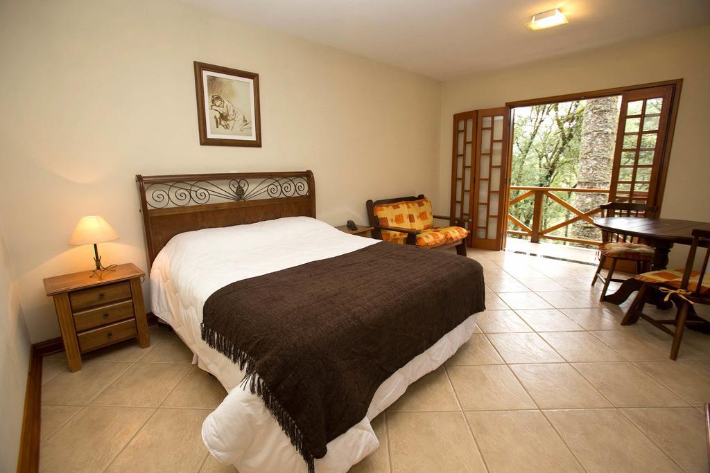 Deluxe Chalet Hot Tub 2