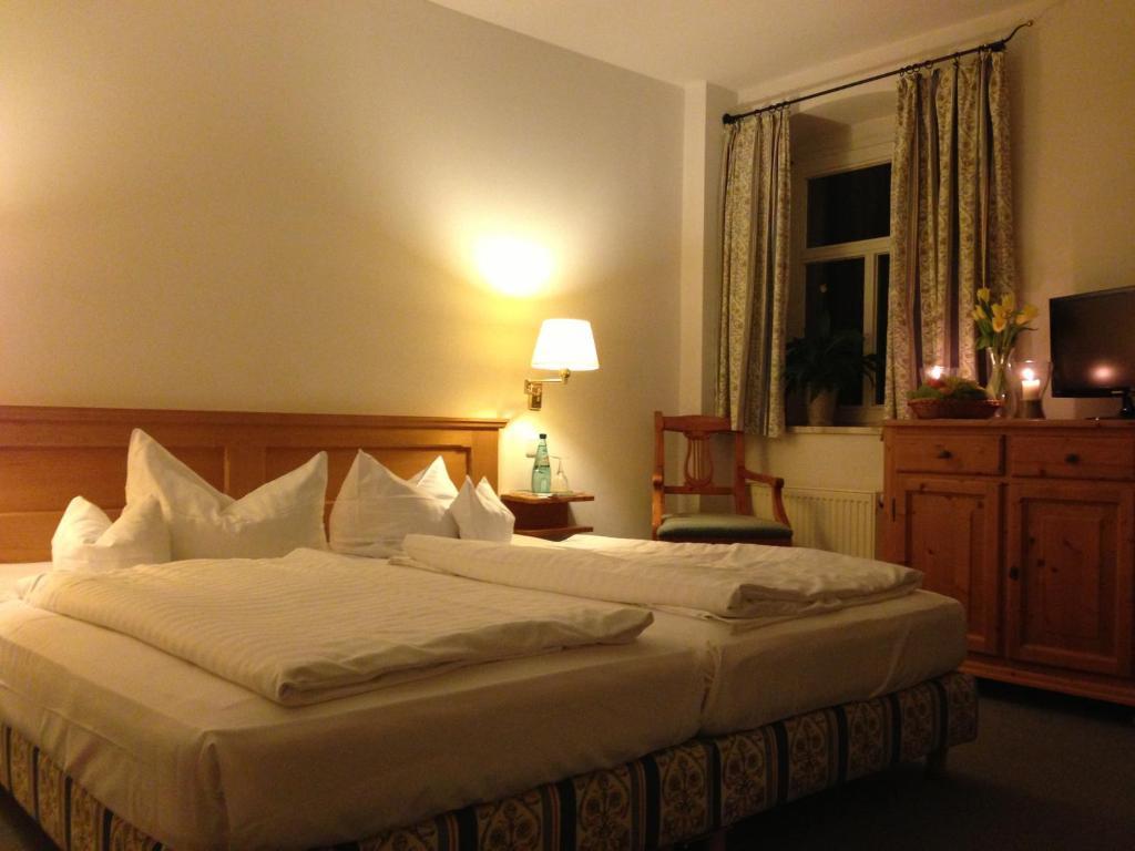 Double or Twin Room,679072437:JPEG