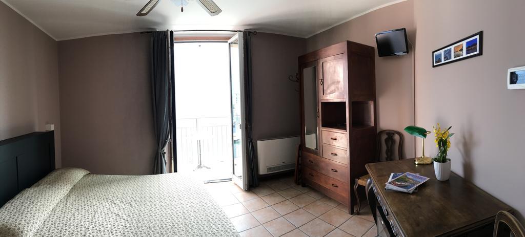 Standard Double Room Lake View