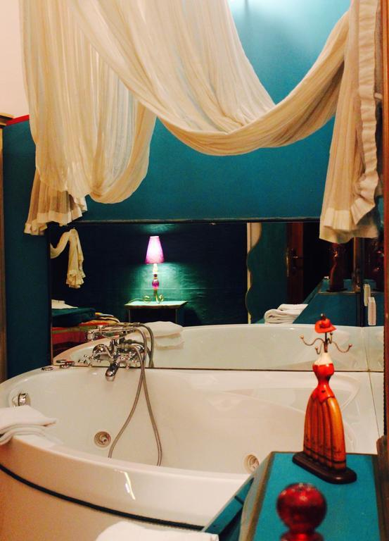 King Room Spa Bath,215782784:JPEG
