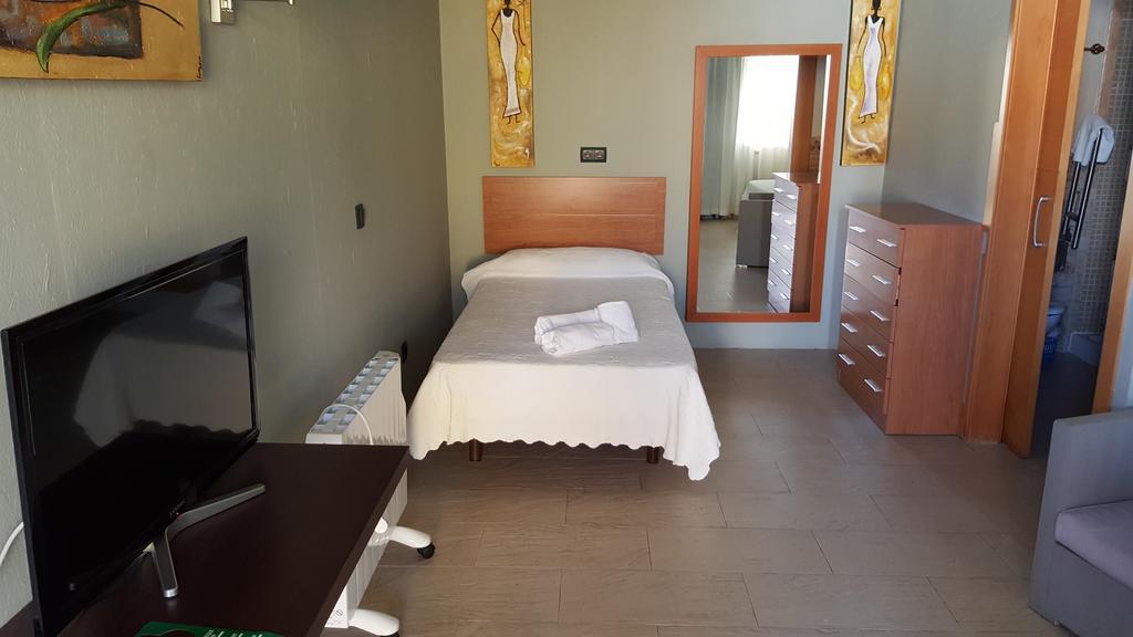 Single Room,967848169:JPEG