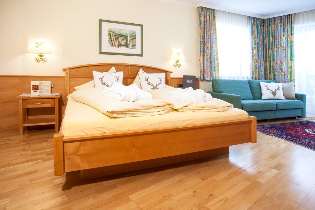 Deluxe Double Room with Side Lake View