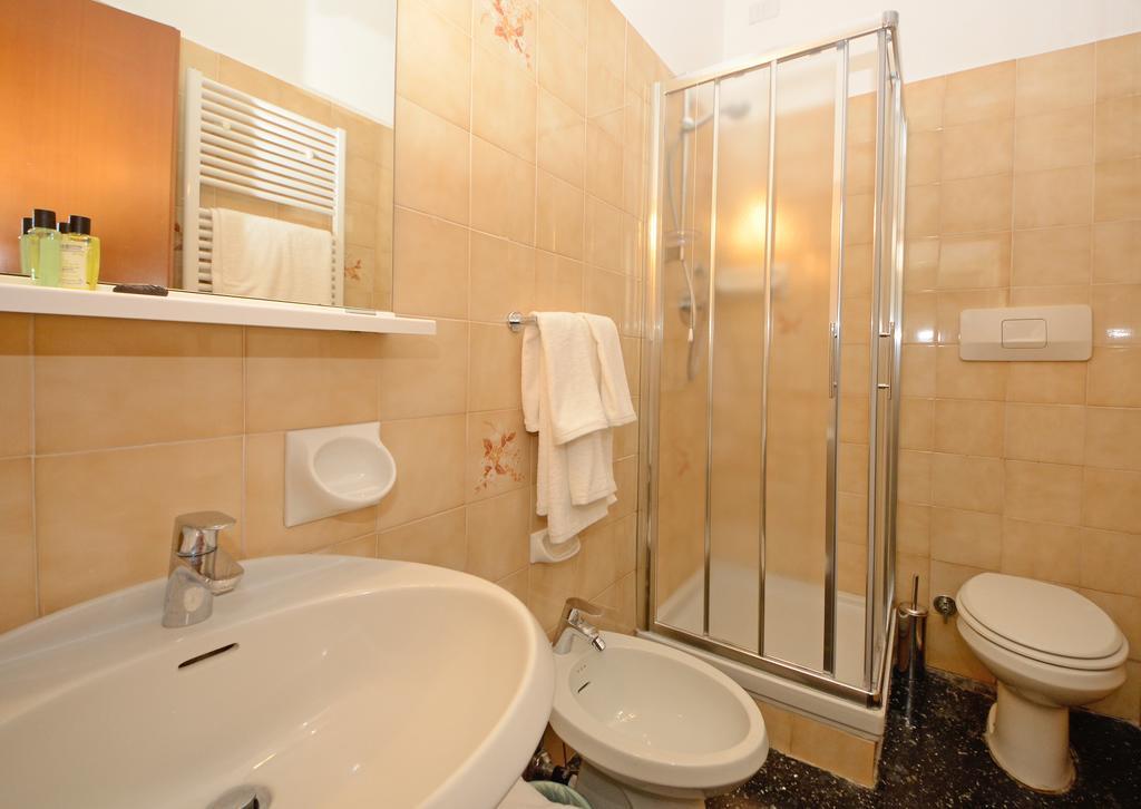 Double or Twin Room Sea View