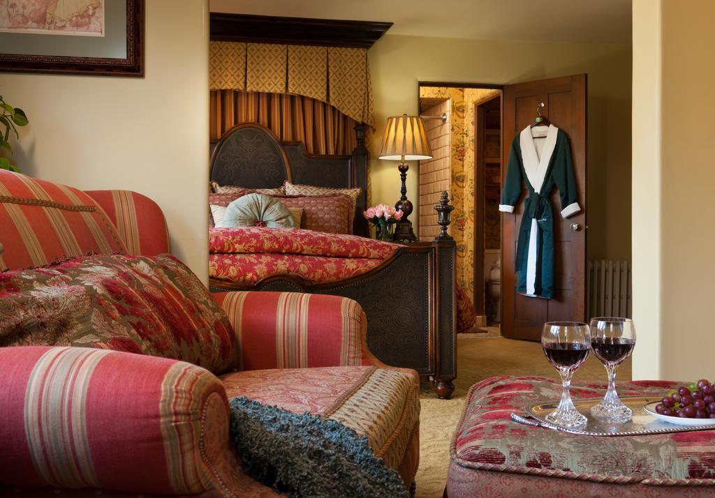 Deluxe Queen Suite 2nd Floor