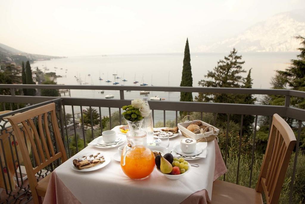 Double or Twin Room Lake View