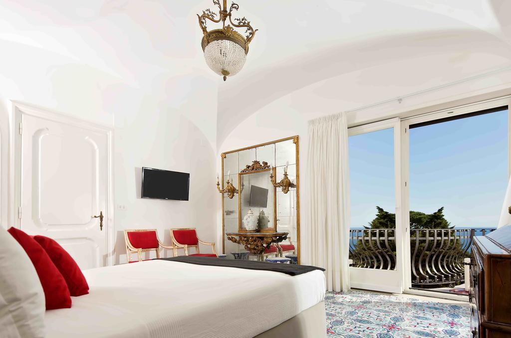 Suite front sea view balcony
