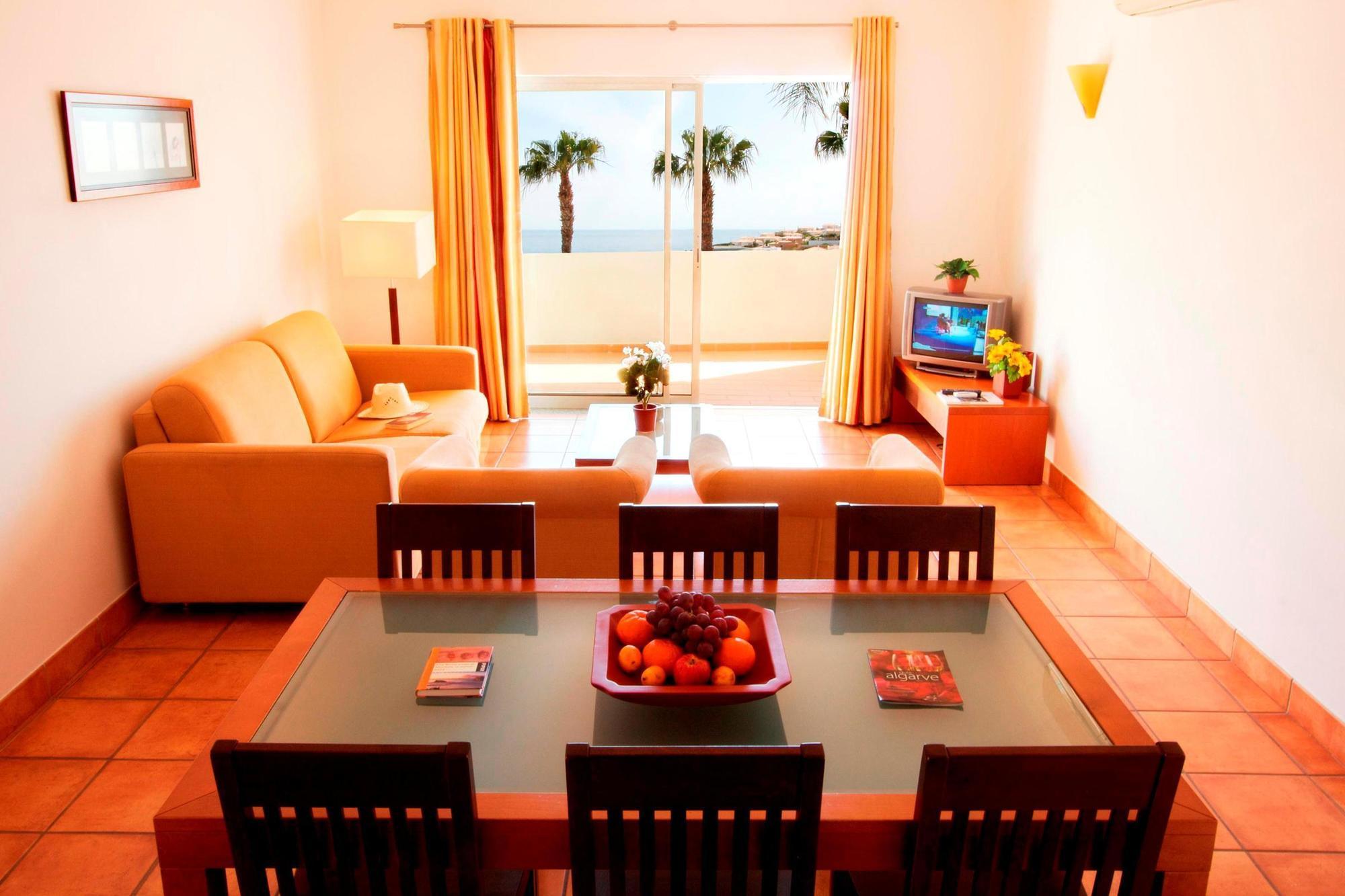 One-Bedroom Apartment Sea View