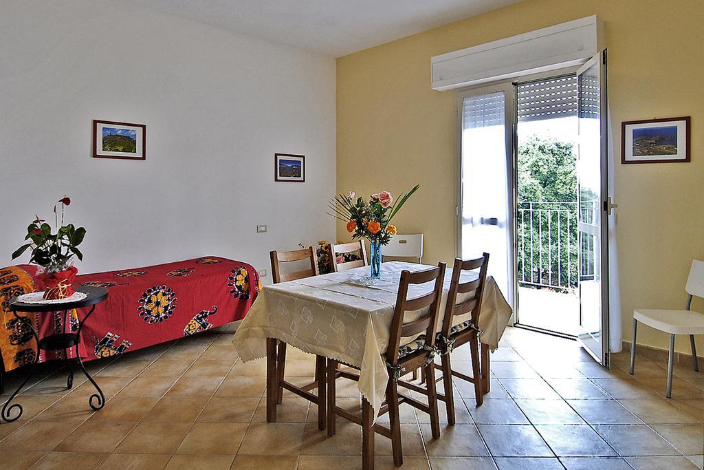 Appartamento con 1 Camera da Letto, Balcone e Vista Mare