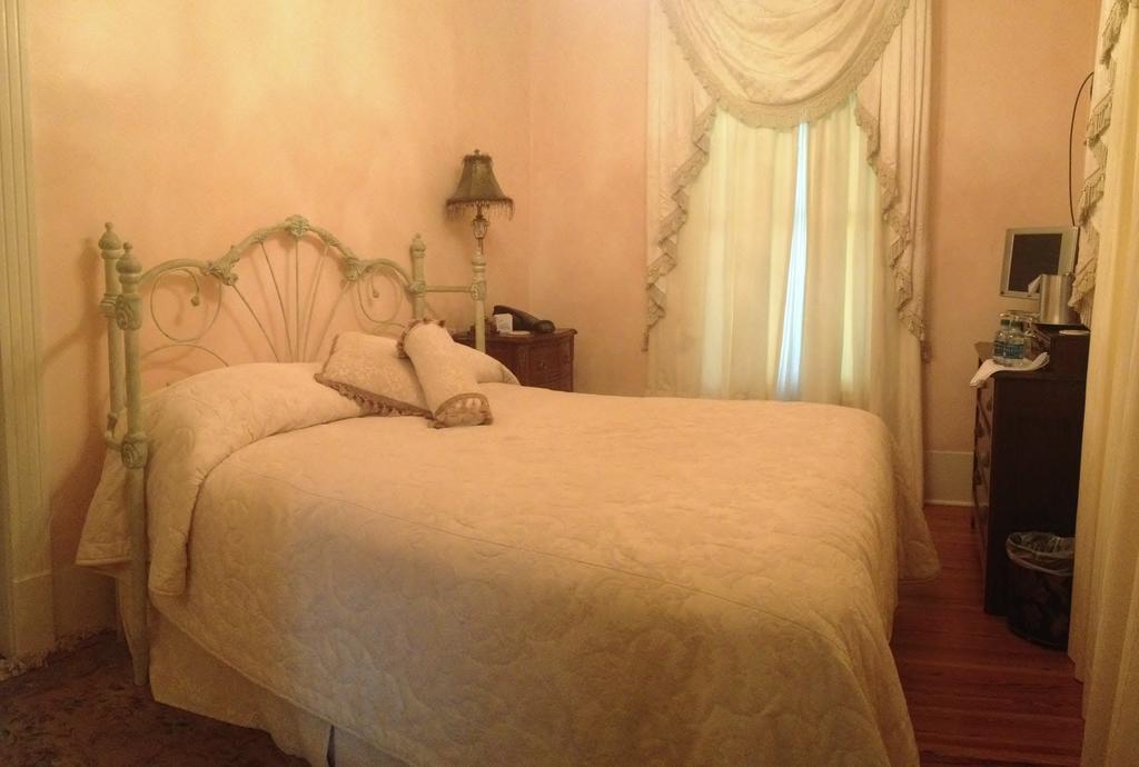 Azalea Room