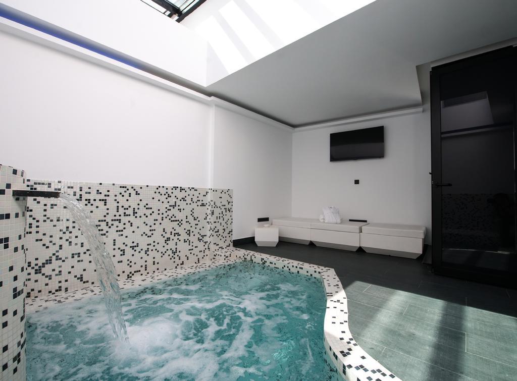 Habitación Doble con piscina
