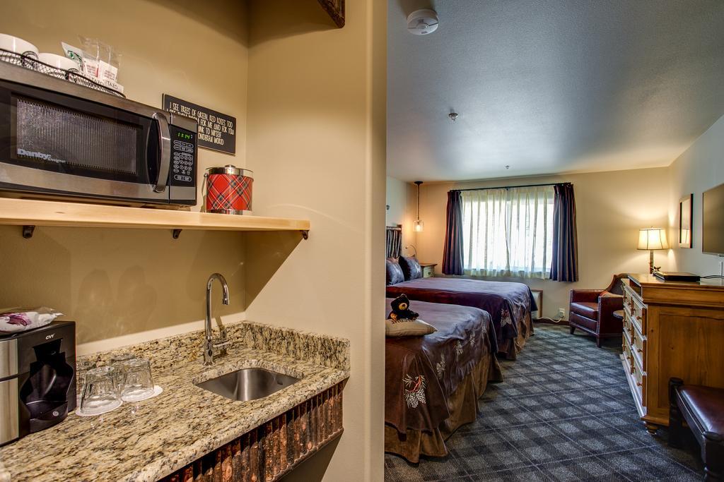 Deluxe Double Room Mountain View
