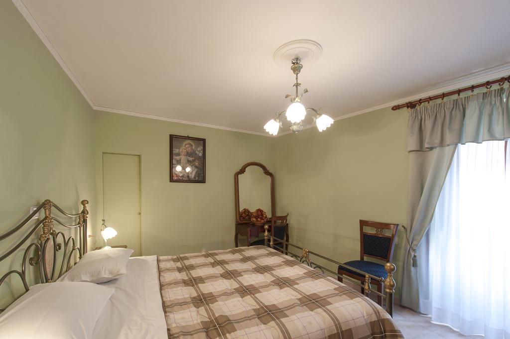 Double Room Private External Bathroom