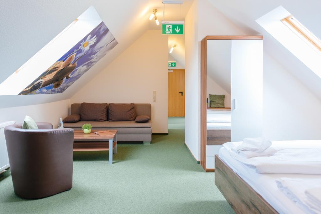 Six-Bed-Room