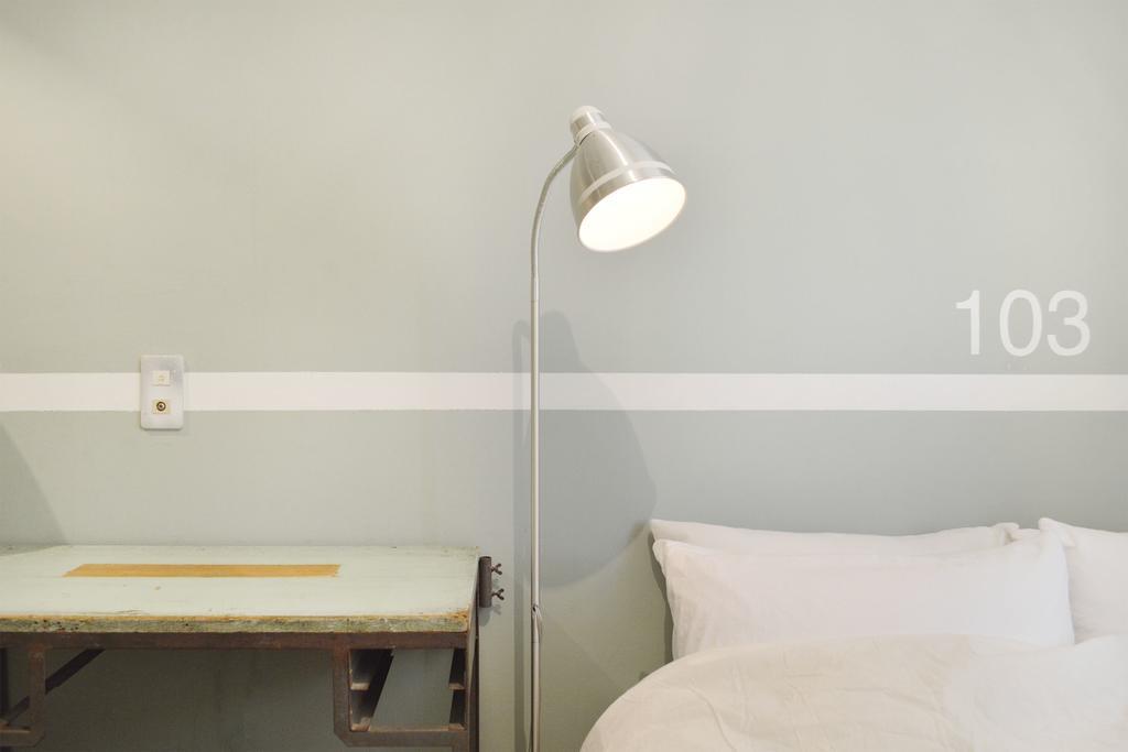 Quarto com 2 Camas de Solteiro