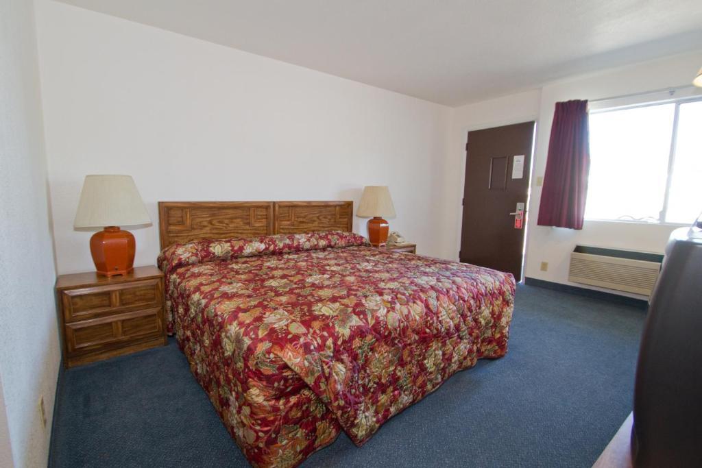 King Room,1584603297:JPEG