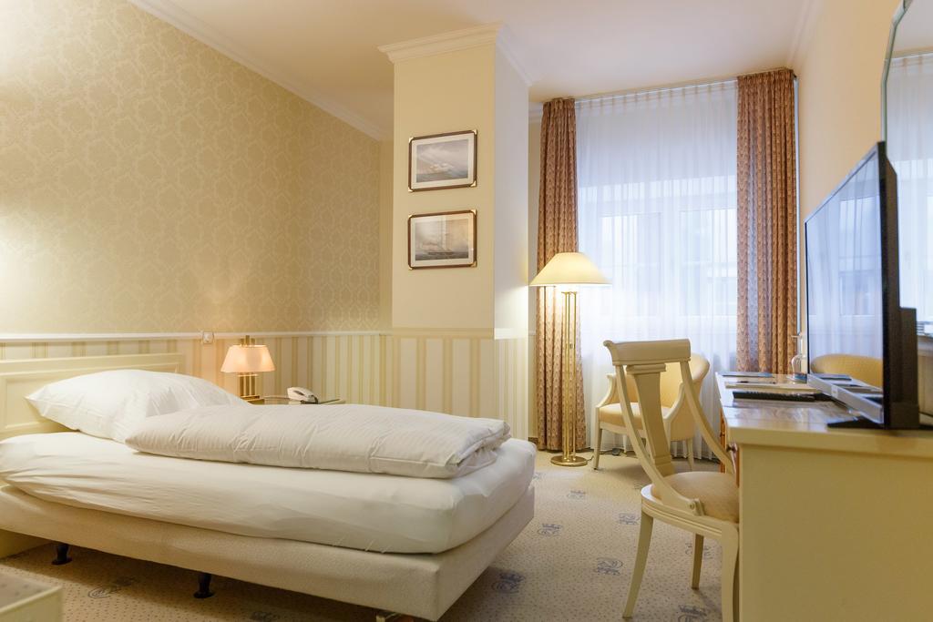 Single Room,227807285:JPEG