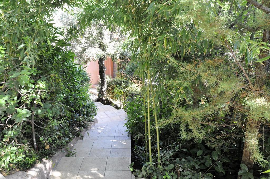 Chambre Double Supérieure avec Baignoire Spa et Vue sur Jardin