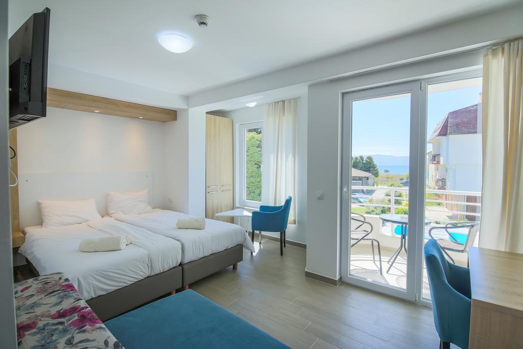 Double Room Lake View