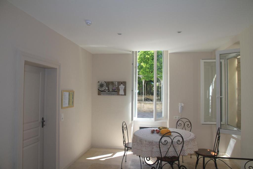One-Bedroom Apartment Terrace,444093060:JPEG