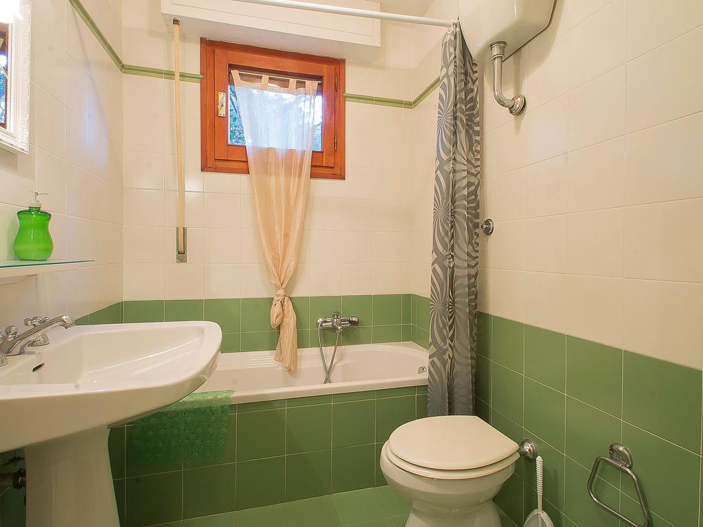 V Ocean View Room 1 king bed Non Smoking