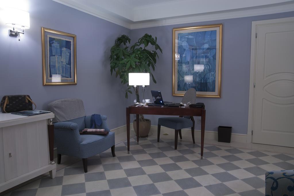Family Queen Room