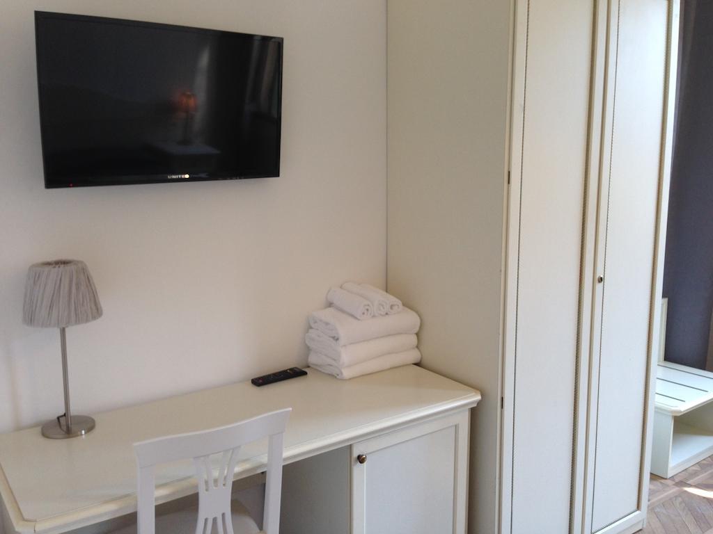 Dreibettzimmer mit eigenem externen Bad