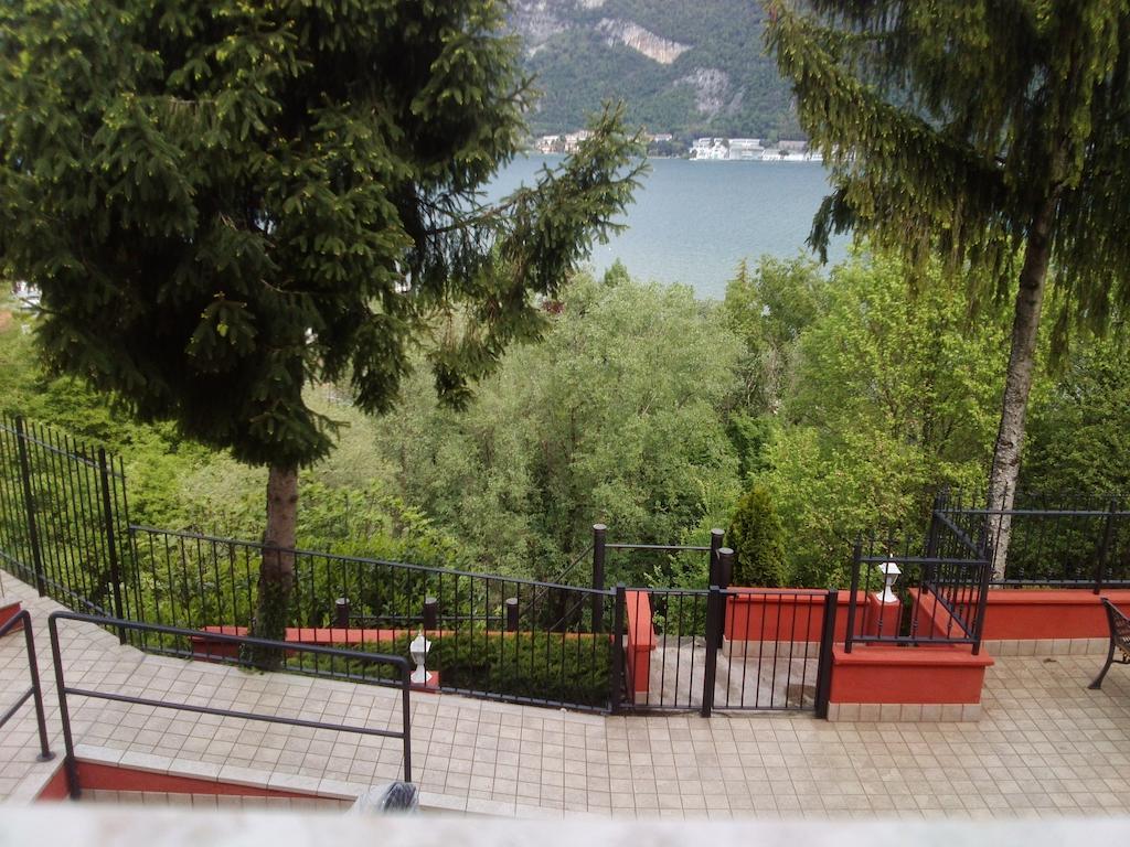Double Room Lake View