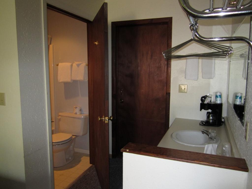 Double Room Two Double Beds Non-Smoking