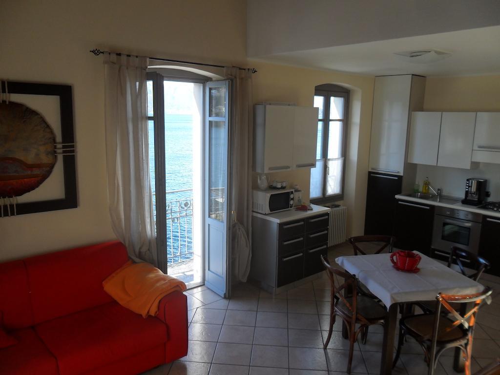 One-Bedroom Apartment Balcony Split Level