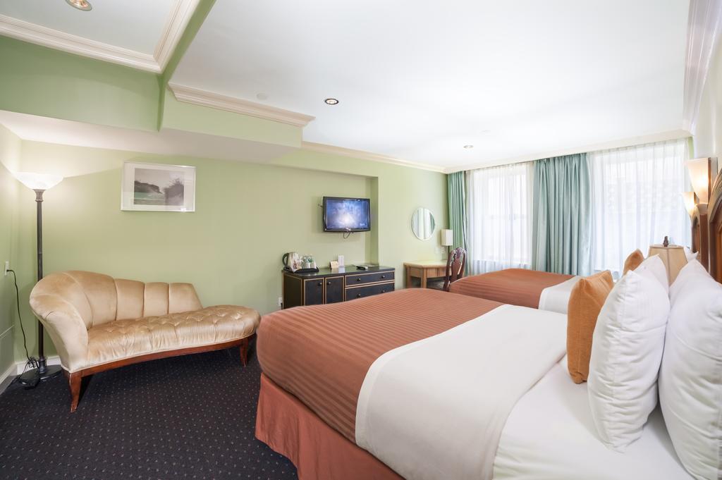 Deluxe Queen Room with Two Queen Beds