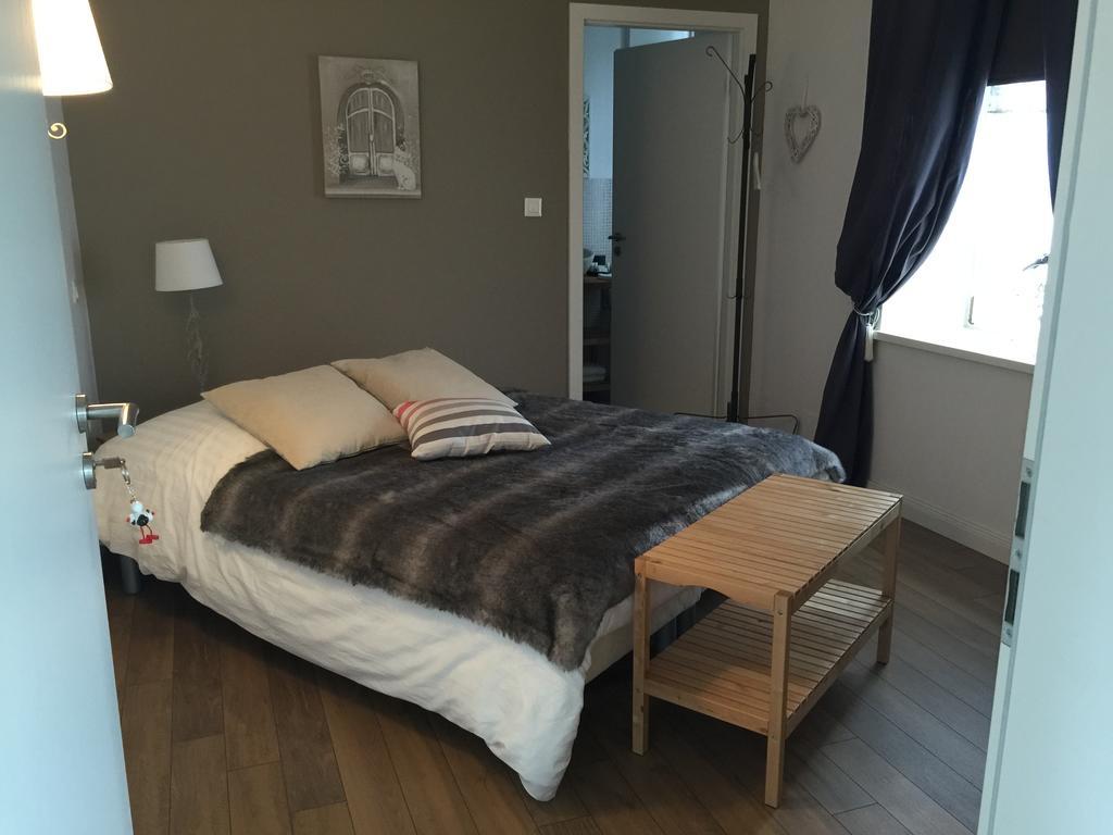 Twin Room,1588122899:JPEG