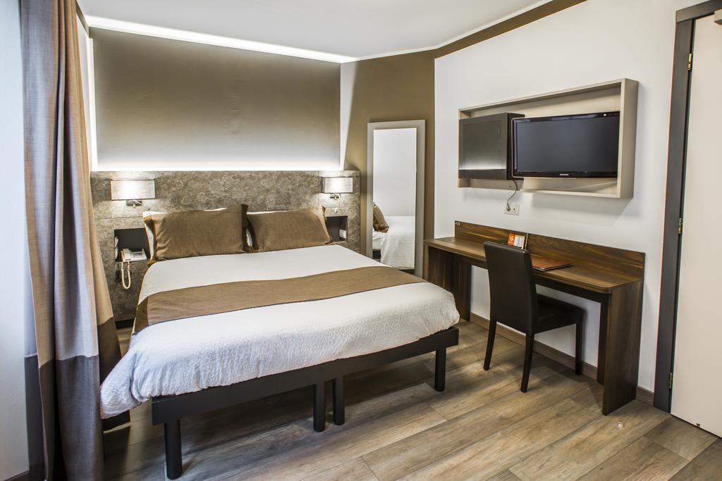 Double or Twin Room,239205237:JPEG